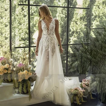 MONICA nuo Peties Vestuvių Suknelės V-kaklo Duobute Dirželiai 3D Gėlės Appliques Atvira nugara Vestuvinės Suknelės Chalatas De Mariee